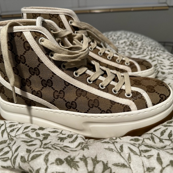 Gucci Tennis Shoes - Picture 5 of 10